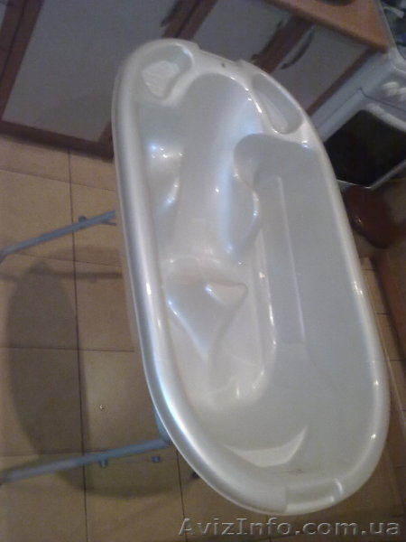 Продам детскую ванночку б/у анатомическую с подставкой - <ro>Изображение</ro><ru>Изображение</ru> #1, <ru>Объявление</ru> #174234