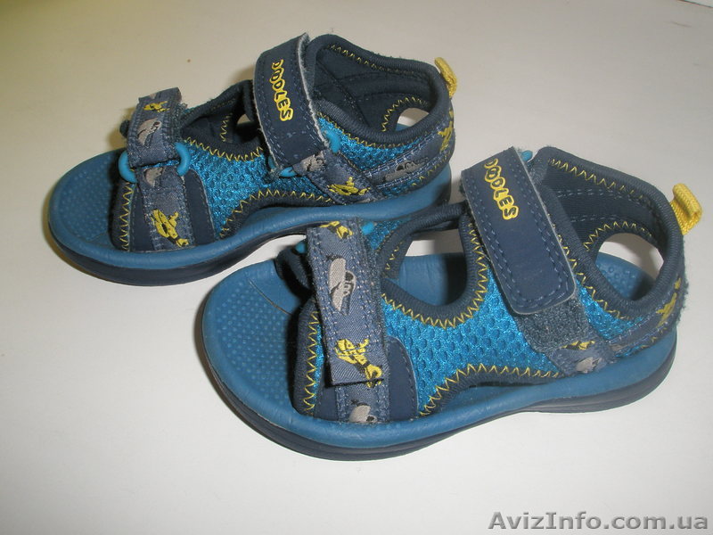 Продам детские босоножки мальчуковые, р.19-20, фирмы Clarks б/у - <ro>Изображение</ro><ru>Изображение</ru> #1, <ru>Объявление</ru> #231024