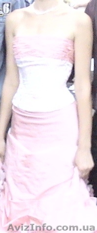 платье на выпускной с корсетом - <ro>Изображение</ro><ru>Изображение</ru> #1, <ru>Объявление</ru> #586371