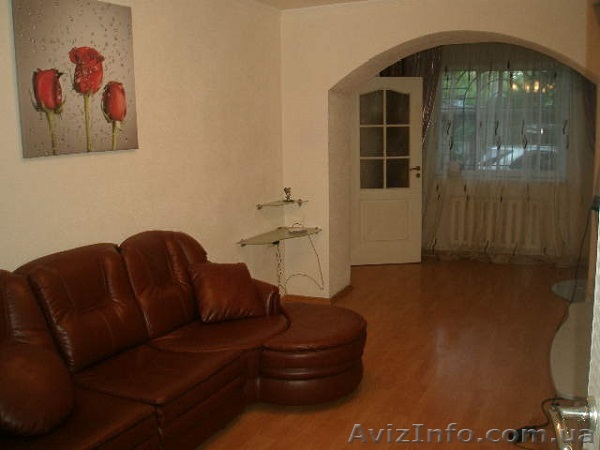 Сдам посуточно  квартиру 6,5 Фонтана - <ro>Изображение</ro><ru>Изображение</ru> #1, <ru>Объявление</ru> #661125