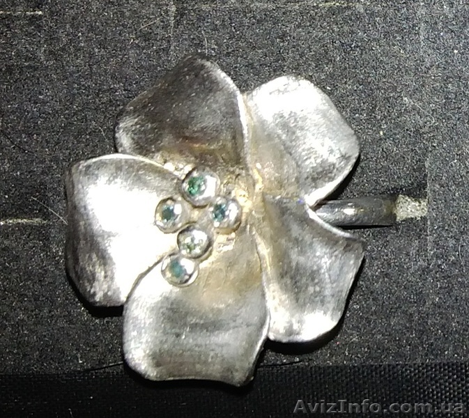 Кольцо Tiffany с голубыми бриллиантами - <ro>Изображение</ro><ru>Изображение</ru> #1, <ru>Объявление</ru> #1274227