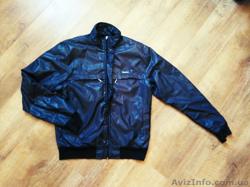 Хорошая ветровка недорого. - <ro>Изображение</ro><ru>Изображение</ru> #1, <ru>Объявление</ru> #1498730