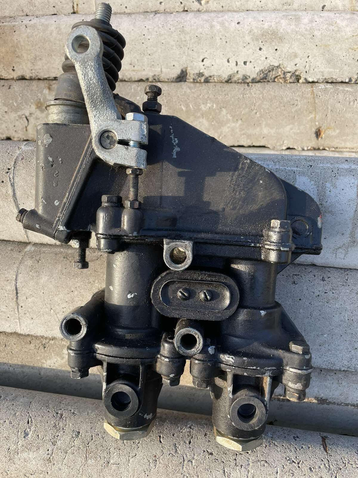 Кран главный тормозной Зил  - <ro>Изображение</ro><ru>Изображение</ru> #1, <ru>Объявление</ru> #1737020