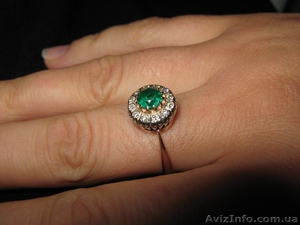 продаю кольцо с изумрудом и бриллиантами - <ro>Изображение</ro><ru>Изображение</ru> #1, <ru>Объявление</ru> #440213