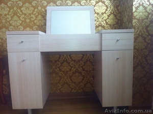 Мебель 3 тумбы, комод, стол с зеркалом (парфюмерный, ученический). Польша. - <ro>Изображение</ro><ru>Изображение</ru> #1, <ru>Объявление</ru> #825974