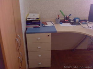Продам стол для студента, школьника, или сотрудника в офис.  - <ro>Изображение</ro><ru>Изображение</ru> #1, <ru>Объявление</ru> #1148553