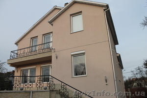 Дом в Шевченковском районе,  5 минут от метро Нивки,  300м. 399000 без Комиссии! 