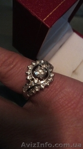 Элегантное кольцо из белого золота с бриллиантами - <ro>Изображение</ro><ru>Изображение</ru> #2, <ru>Объявление</ru> #1233533