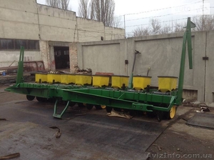 Пневматическая сеялка John Deere 7200 8 рядная 