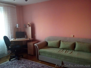 Я продаю 2-х кімнатну житлову квартиру в м.Тячів (Закарпаття)