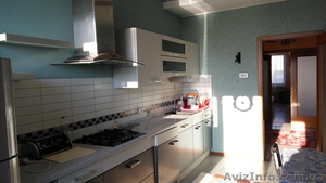 Продается трехкомнатная квартира в кирпичном доме на "Таирова" с ремонтом. - <ro>Изображение</ro><ru>Изображение</ru> #1, <ru>Объявление</ru> #1614900