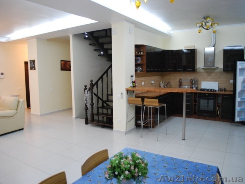 Продам 3-х этажный дом в г. Ильичёвск. - <ro>Изображение</ro><ru>Изображение</ru> #3, <ru>Объявление</ru> #273565