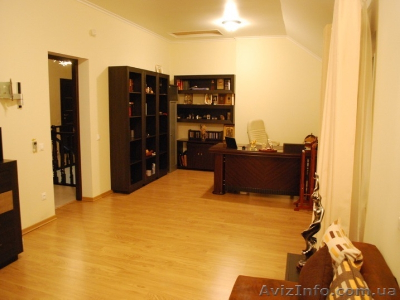 Продам 3-х этажный дом в г. Ильичёвск. - <ro>Изображение</ro><ru>Изображение</ru> #5, <ru>Объявление</ru> #273565