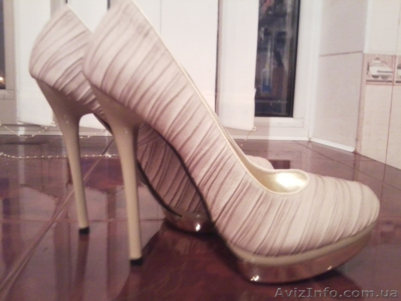 туфли бежевые на высоком каблуке - <ro>Изображение</ro><ru>Изображение</ru> #3, <ru>Объявление</ru> #494498