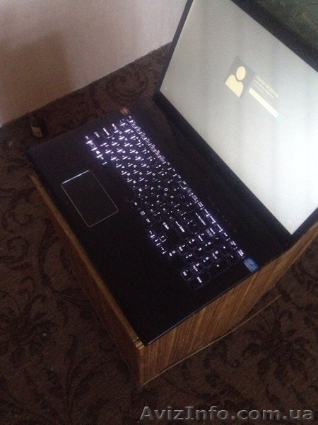 Sony VAIO E17 (SVE171c11v) - <ro>Изображение</ro><ru>Изображение</ru> #3, <ru>Объявление</ru> #1146582