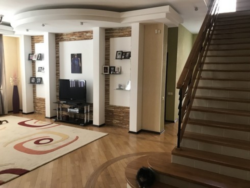 ПРОДАМ ДОМ В СОВИНЬОНЕ ВМЕСТЕ С ПАРКОМ В ЦЕНТРЕ СОВИНЬОНА Одесса - <ro>Изображение</ro><ru>Изображение</ru> #5, <ru>Объявление</ru> #1678834