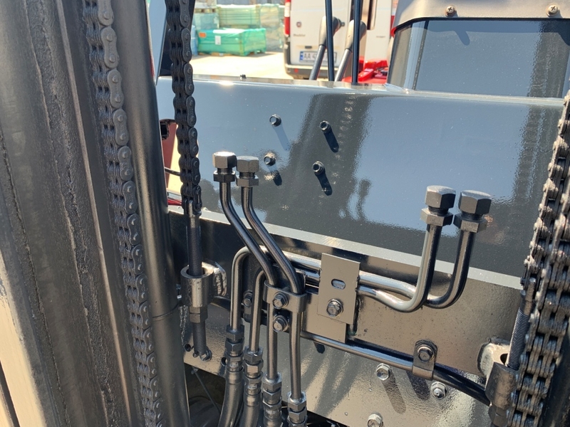 Вилочний навантажувач Nissan з 2-а дод. секцiями - <ro>Изображение</ro><ru>Изображение</ru> #8, <ru>Объявление</ru> #1727685