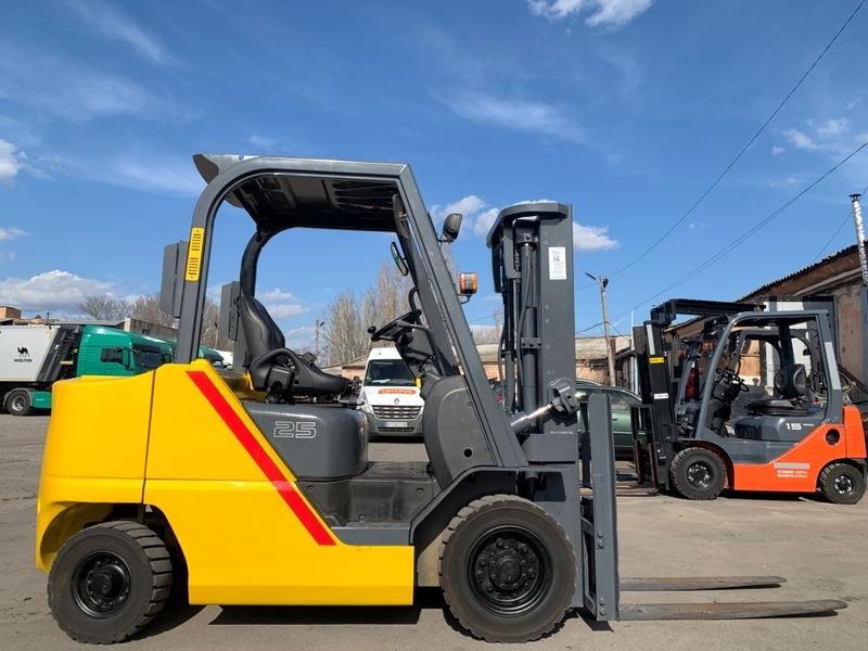 Вилочний автонавантажувач TCM (Nissan), 2017 року, з напрацюванням 7706 м/год - <ro>Изображение</ro><ru>Изображение</ru> #6, <ru>Объявление</ru> #1749031