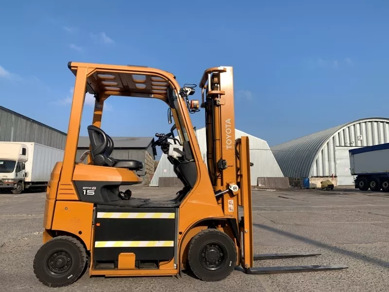 Вилковий електронавантажувач Toyota з напівкабіною, випуск кінець 2020 року - <ro>Изображение</ro><ru>Изображение</ru> #6, <ru>Объявление</ru> #1753290